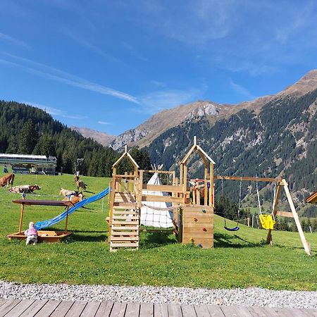 Blosegghof Bergchalets Waldblick Racines Εξωτερικό φωτογραφία