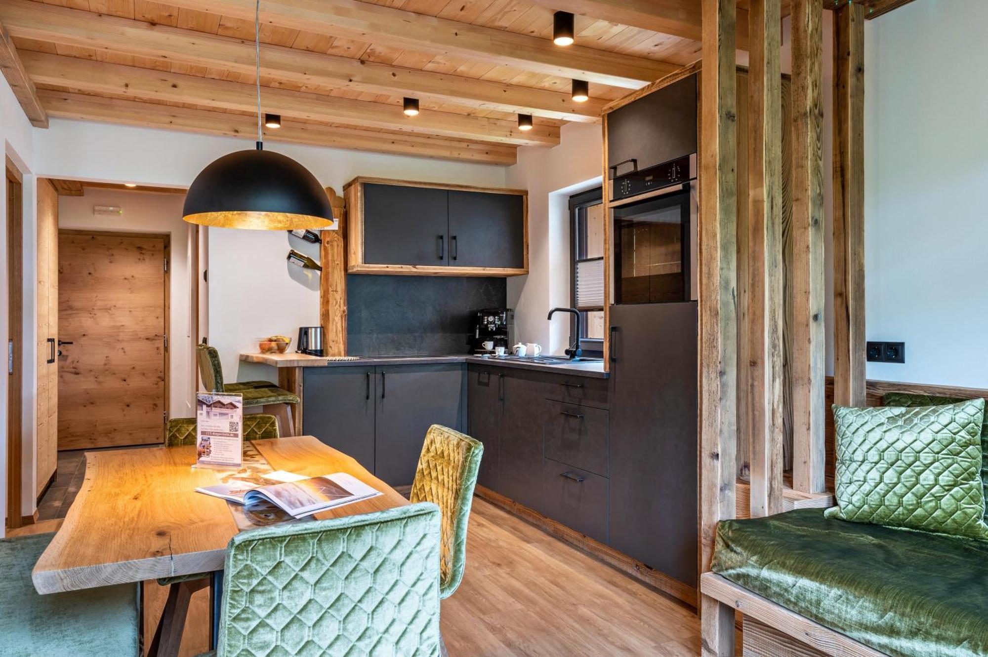 Blosegghof Bergchalets Waldblick Racines Εξωτερικό φωτογραφία
