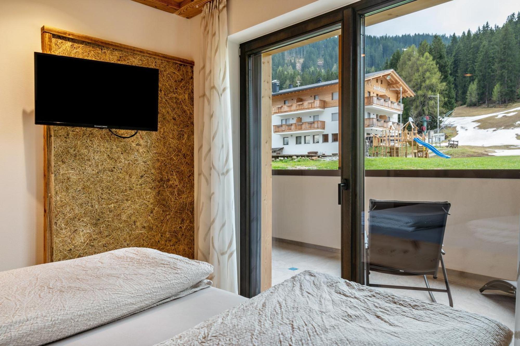 Blosegghof Bergchalets Waldblick Racines Εξωτερικό φωτογραφία